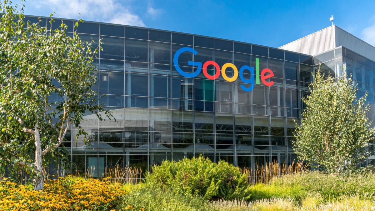 Alphabet borrows tens of billions for AI race: threatens new bubble?
