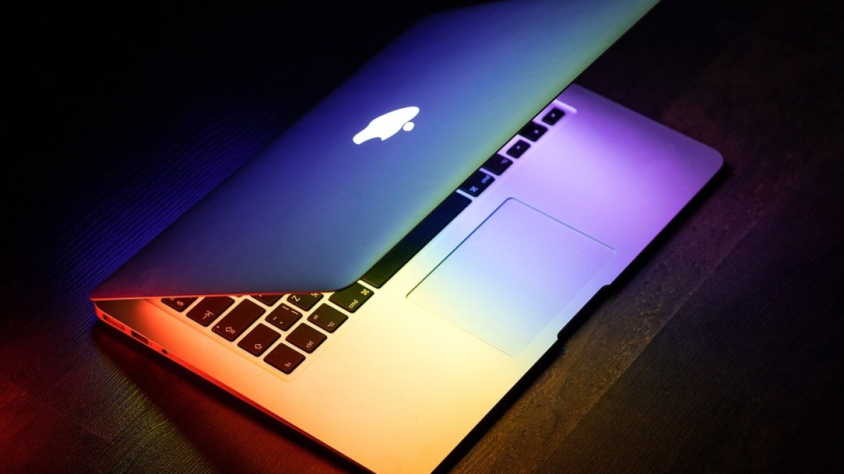 Apple unveils its first touchscreen MacBook on October 28