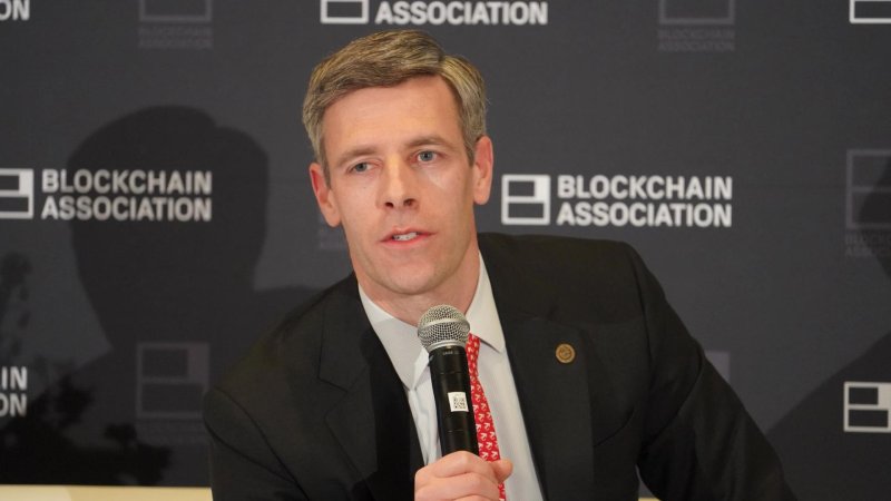 Bank group sues U.S. regulator over granting crypto trust charters