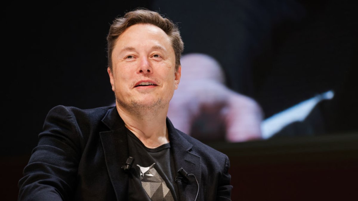 Elon Musk slams telecom giants with plans for Starlink