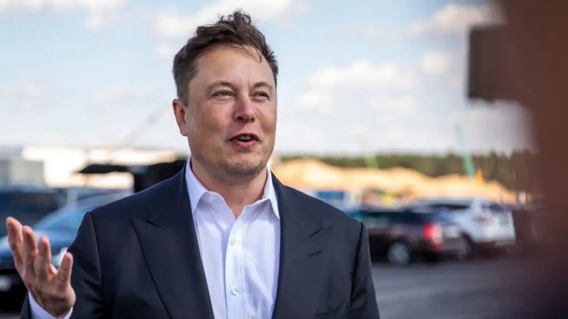 Elon Musk thinks SpaceX could be worth $100 trillion in 10 years
