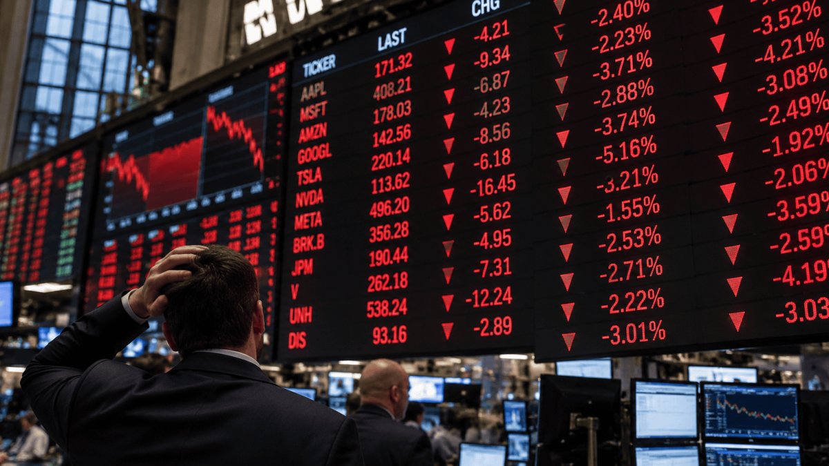 Investors are fleeing en masse to government bonds and abandoning shares