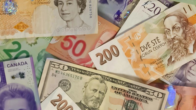OKX Money lets users save, earn 10% yield and spend dollar stablecoins in one app