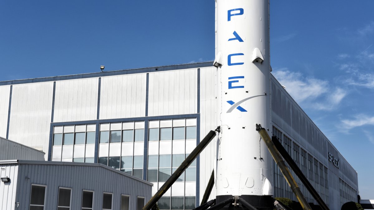 SpaceX stock rises almost 5 percent, this is behind the rally