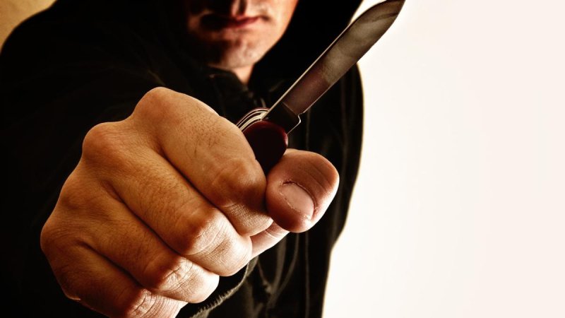 UK crypto trader says almost $800,000 lost in knife attack as wrench attacks proliferate
